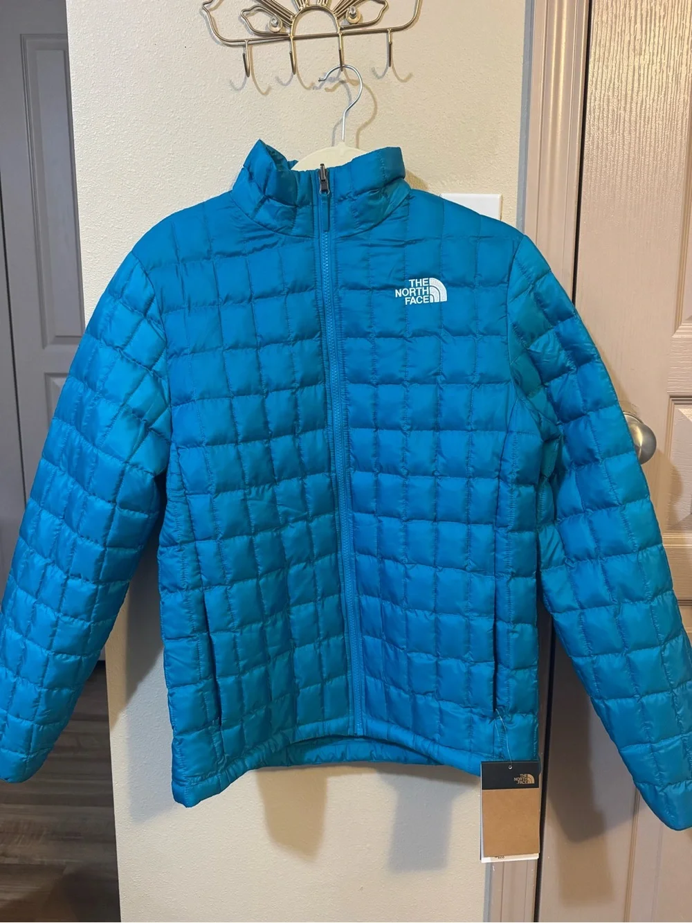 NWT The North Face men’s Blue Lightweight Insulated Jacket Size S